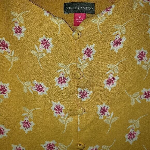 Vince Camuto Faux Button Front Floral Cami Top - Picture 3 of 9